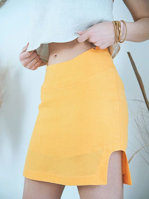 Jupe Eudaimonia lin beeswax vue de côté, silhouette midi et tombé — Diane G.