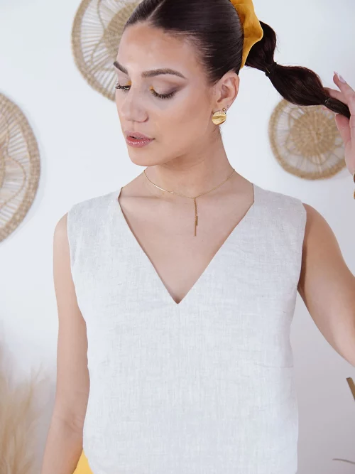 Détail du top Thalassa en lin oatmeal, texture lin naturel brut — Diane G. artisan d'art