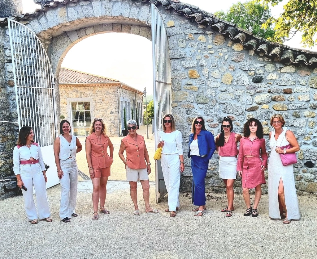 diane g groupe femmes defile mode ruoms