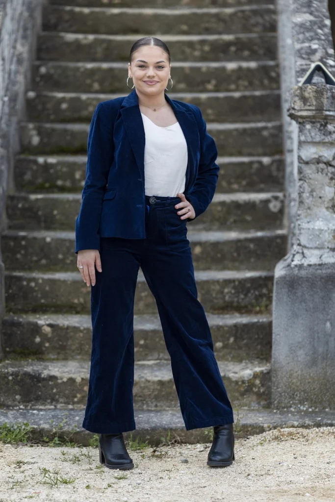 ensemble velours marine defile de mode joyeuse